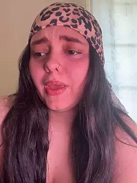 candicewest  online show from April 3, 2026, 6:14 pm