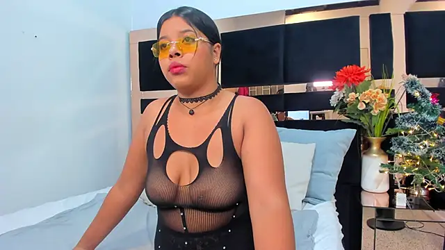 Snapshot of merielenbloom chatting on November 27, 2025, 4:13 am merielenbloom online show from November 27, 2025, 4:13 am