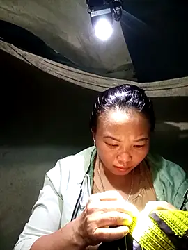 Snapshot of susunini chatting on November 8, 2025, 9:13 am susunini online show from November 8, 2025, 9:13 am