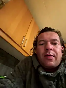 miguel910921 online show from January 11, 2026, 4:25 pm