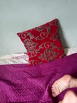 Ladzy kieu online show from November 8, 2025, 1:31 am