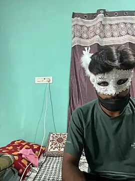 leenaboyxh online show from November 29, 2025, 4:18 pm