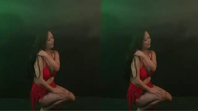 Snapshot of MHe-002 chatting on November 8, 2025, 11:14 am MHe-002 online show from November 8, 2025, 11:14 am