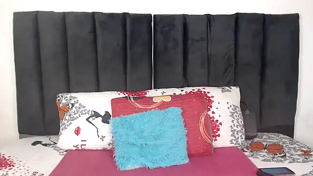 Miss-Berries online show from February 17, 2026, 6:22 am