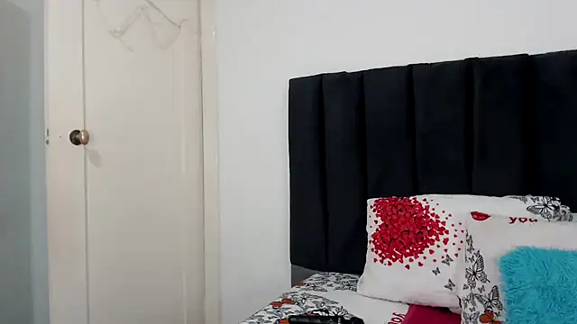 Miss-Berries online show from March 3, 2026, 9:00 pm