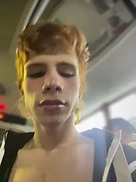 Snapshot of Bay_freedo chatting on February 4, 2026, 11:33 pm Bay freedo online show from February 4, 2026, 11:33 pm