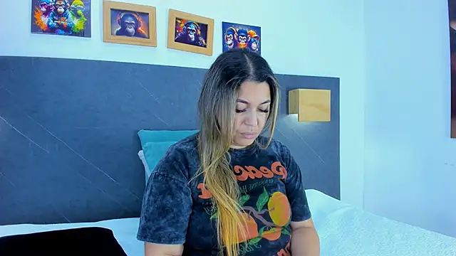 Andhrea Vale online show from March 13, 2026, 12:21 pm