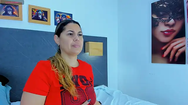 Andhrea Vale online show from March 25, 2026, 12:15 pm