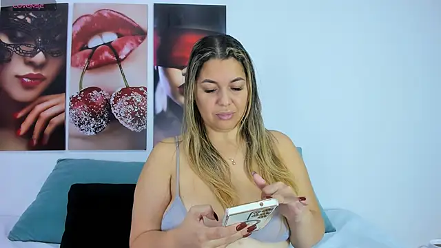 Andhrea Vale online show from November 14, 2025, 12:20 pm