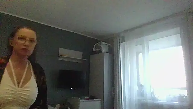 Eva Glad online show from November 15, 2025, 6:17 am