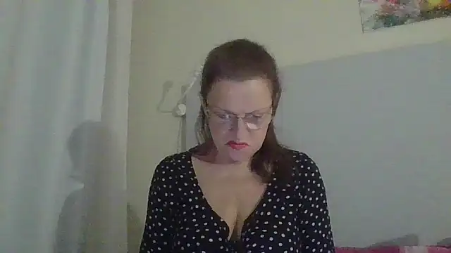 Eva Glad online show from November 25, 2025, 6:19 pm