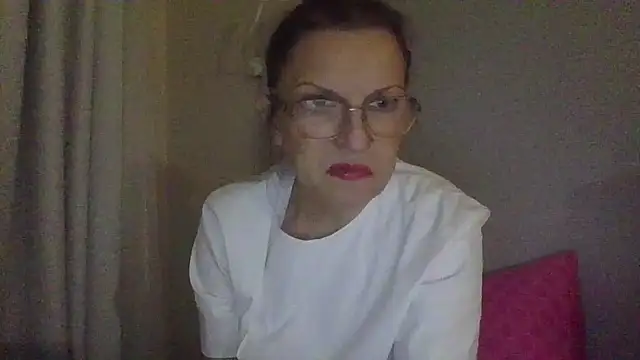 Eva Glad online show from November 27, 2025, 6:19 pm