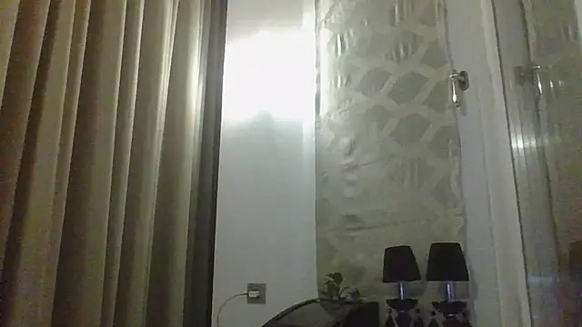 Eva Glad online show from November 12, 2025, 4:27 am