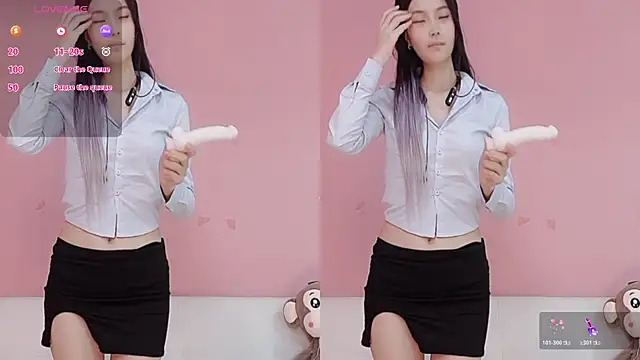 ChloeFozzy online show from November 7, 2025, 1:37 pm