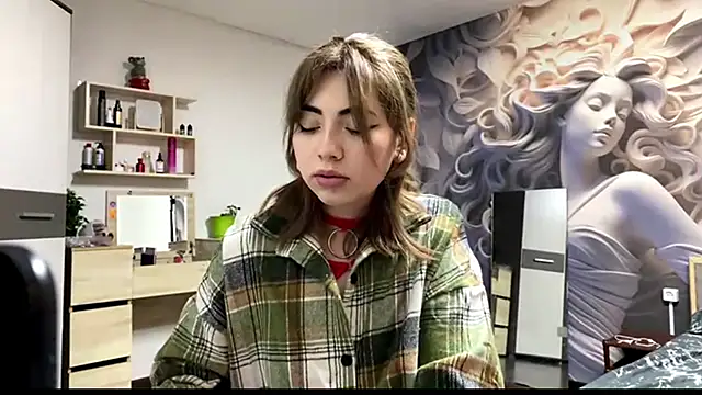 Evelinnight online show from November 7, 2025, 5:17 pm