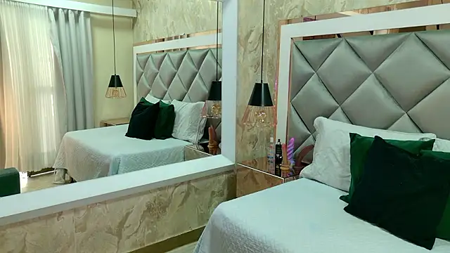 Snapshot of crystal_gilton chatting on January 18, 2026, 7:06 pm crystal gilton online show from January 18, 2026, 7:06 pm