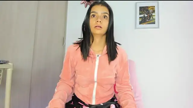 KIMMY MONTIELL online show from January 8, 2026, 11:49 am