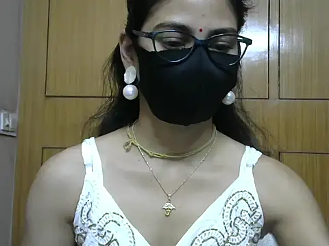 Fairy Pie online show from April 11, 2026, 10:35 pm