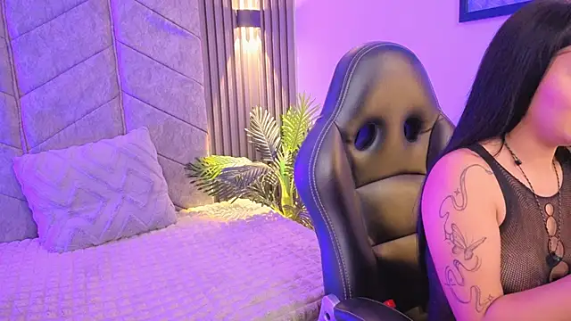 AuroraLanee  online show from November 8, 2025, 7:23 am