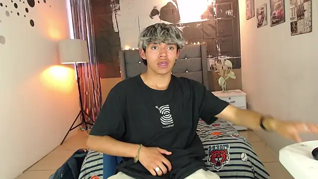 Snapshot of checho_darkx chatting on November 8, 2025, 10:13 pm checho darkx online show from November 8, 2025, 10:13 pm