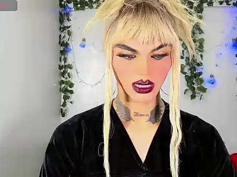 Sofia-hot  online show from November 18, 2025, 7:50 pm