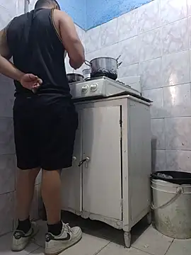 themorenofit08 online show from June 14, 2026, 4:19 pm