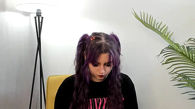 KishaRowsey online show from November 8, 2025, 5:55 am