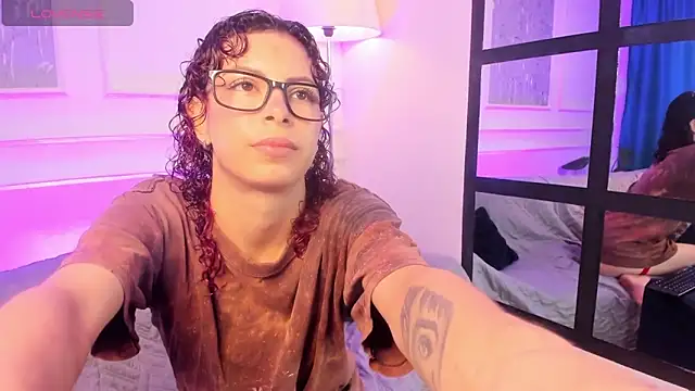 AliceMadnes online show from April 1, 2026, 8:28 pm