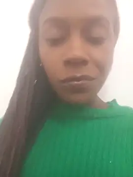 Snapshot of Aliis_Love chatting on January 31, 2026, 7:45 pm Aliis Love online show from January 31, 2026, 7:45 pm