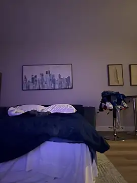 SaintNina online show from November 29, 2025, 4:34 am