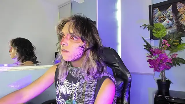 Snapshot of luxiel_ chatting on November 24, 2025, 9:04 pm luxiel online show from November 24, 2025, 9:04 pm