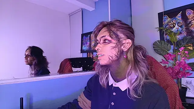 Snapshot of luxiel_ chatting on November 14, 2025, 10:46 pm luxiel online show from November 14, 2025, 10:46 pm