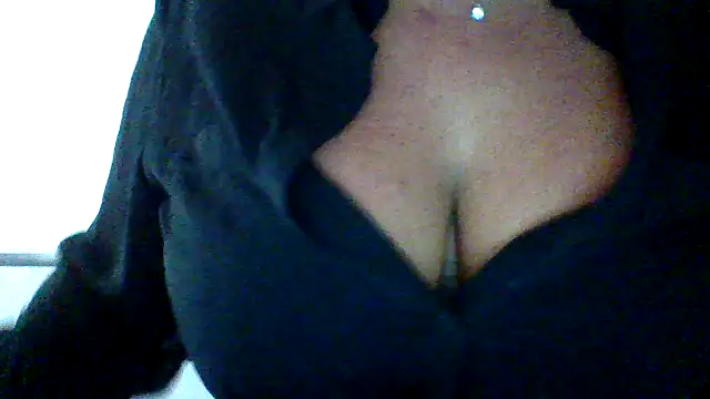 cleo094 online show from November 16, 2025, 5:45 am