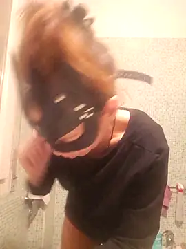 Emma Conti  online show from November 28, 2025, 4:51 pm