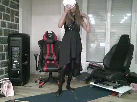 samia42 online show from March 24, 2026, 9:15 pm