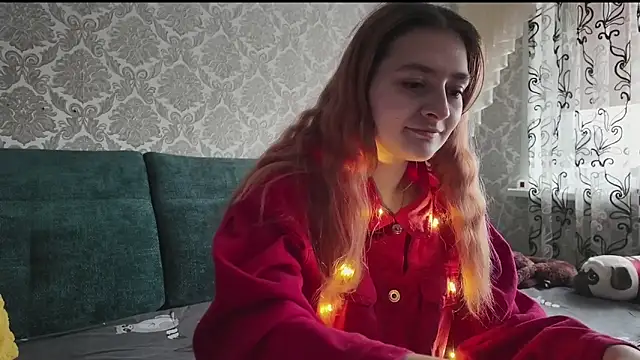 Snapshot of SweetLiaison chatting on December 17, 2025, 6:40 am SweetLiaison online show from December 17, 2025, 6:40 am