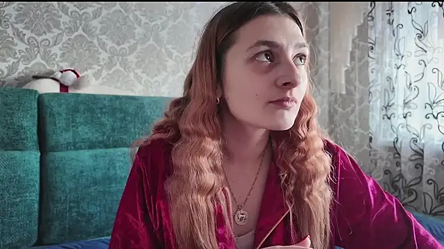 Snapshot of SweetLiaison chatting on February 17, 2026, 2:03 pm SweetLiaison online show from February 17, 2026, 2:03 pm