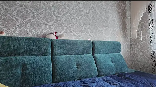 Snapshot of SweetLiaison chatting on February 5, 2026, 1:29 pm SweetLiaison online show from February 5, 2026, 1:29 pm