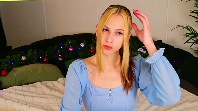 AriaBe11 online show from December 19, 2025, 7:11 am