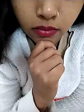 Sexy Divya   online show from December 18, 2025, 5:23 am