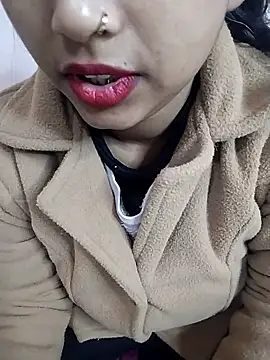 Sexy Divya   online show from January 14, 2026, 6:06 am