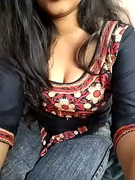 Sexy Divya   online show from March 9, 2026, 6:39 am