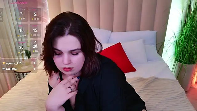 Snapshot of Rebecca__Moon chatting on November 27, 2025, 9:32 am Rebecca Moon online show from November 27, 2025, 9:32 am