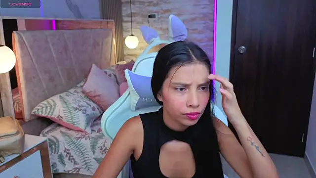 Snapshot of Nia_maiden chatting on November 9, 2025, 12:20 pm Nia maiden online show from November 9, 2025, 12:20 pm