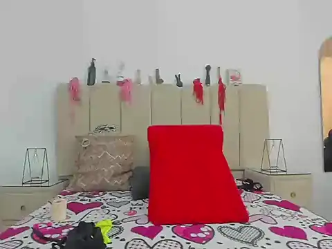 Snapshot of ShanellDiaz_ chatting on November 12, 2025, 1:15 pm ShanellDiaz online show from November 12, 2025, 1:15 pm