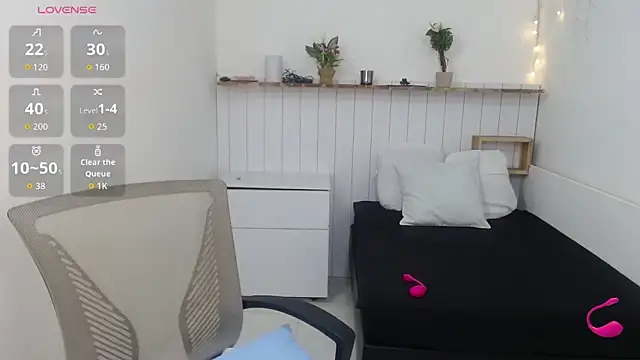 Snapshot of MariaVex chatting on November 10, 2025, 8:25 pm MariaVex online show from November 10, 2025, 8:25 pm