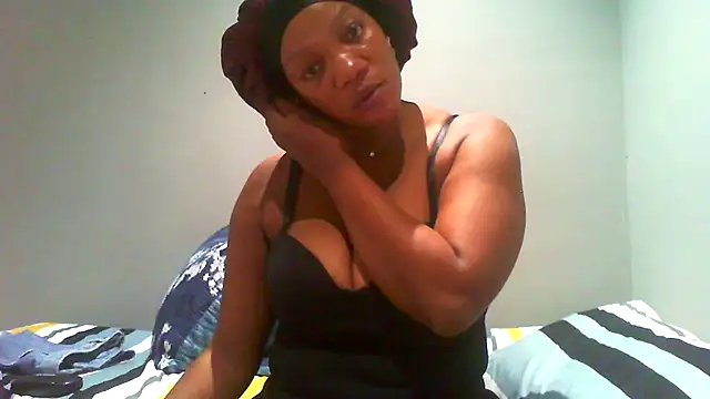 DustyLucy02 online show from April 10, 2026, 9:44 pm