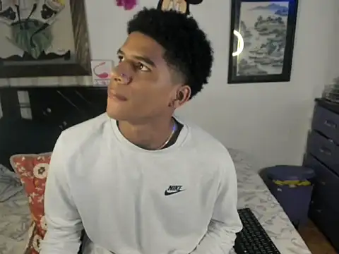 Snapshot of JUANBIGCOCK21CM chatting on November 26, 2025, 11:16 pm JUANBIGCOCK21CM online show from November 26, 2025, 11:16 pm