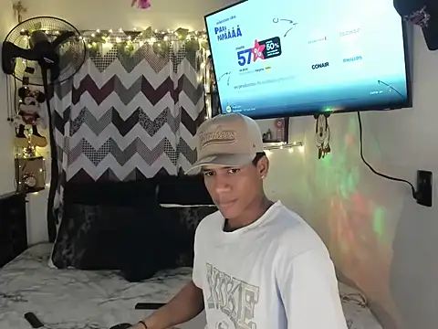 JUANBIGCOCK21CM online show from June 10, 2026, 8:43 pm