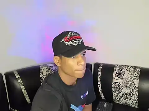 JUANBIGCOCK21CM online show from May 4, 2026, 9:17 pm